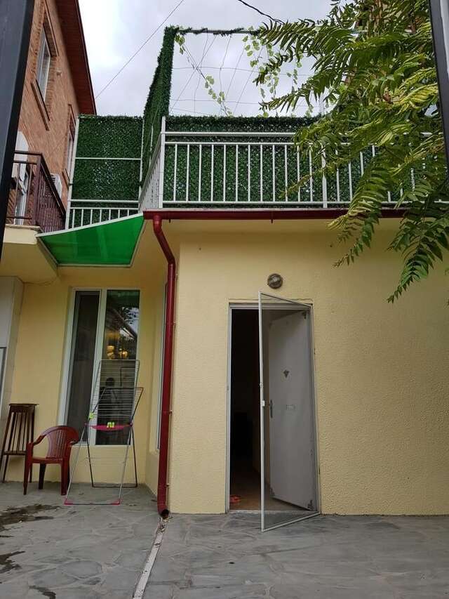 Виллы Гостевой уютный дом Тбилиси-14